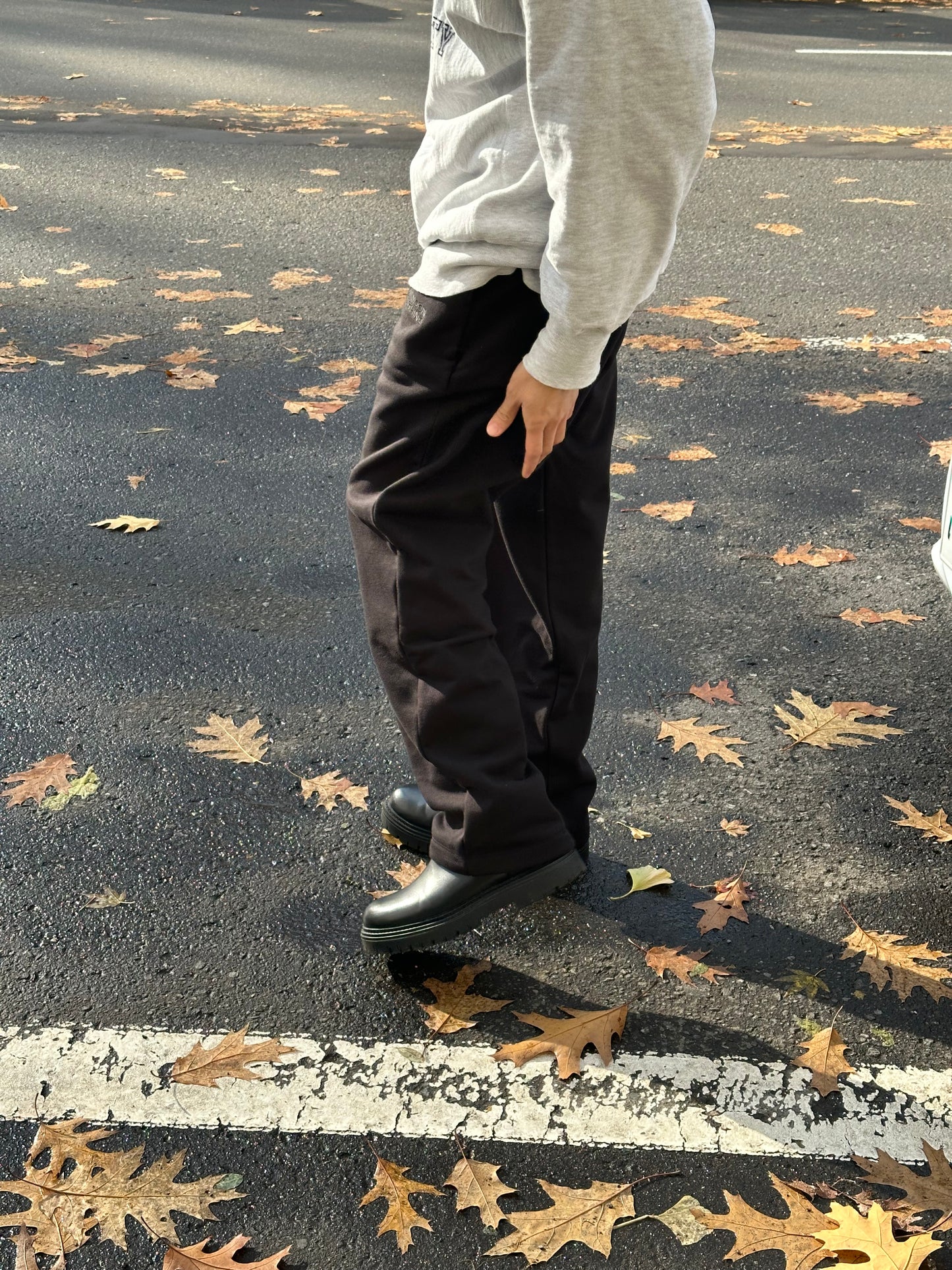 THE MOON logo sweatpants