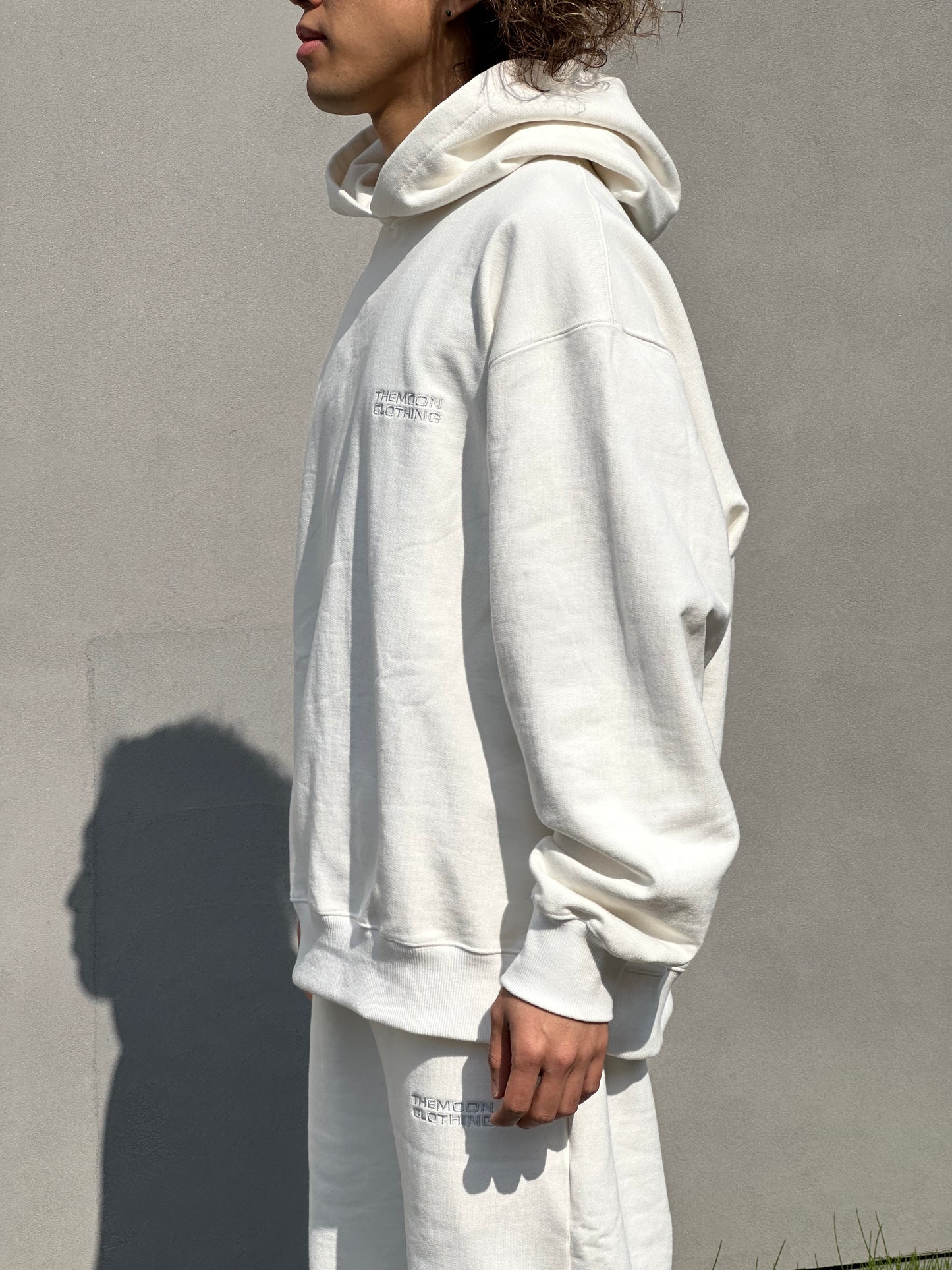 THE MOON logo sweat hoodie