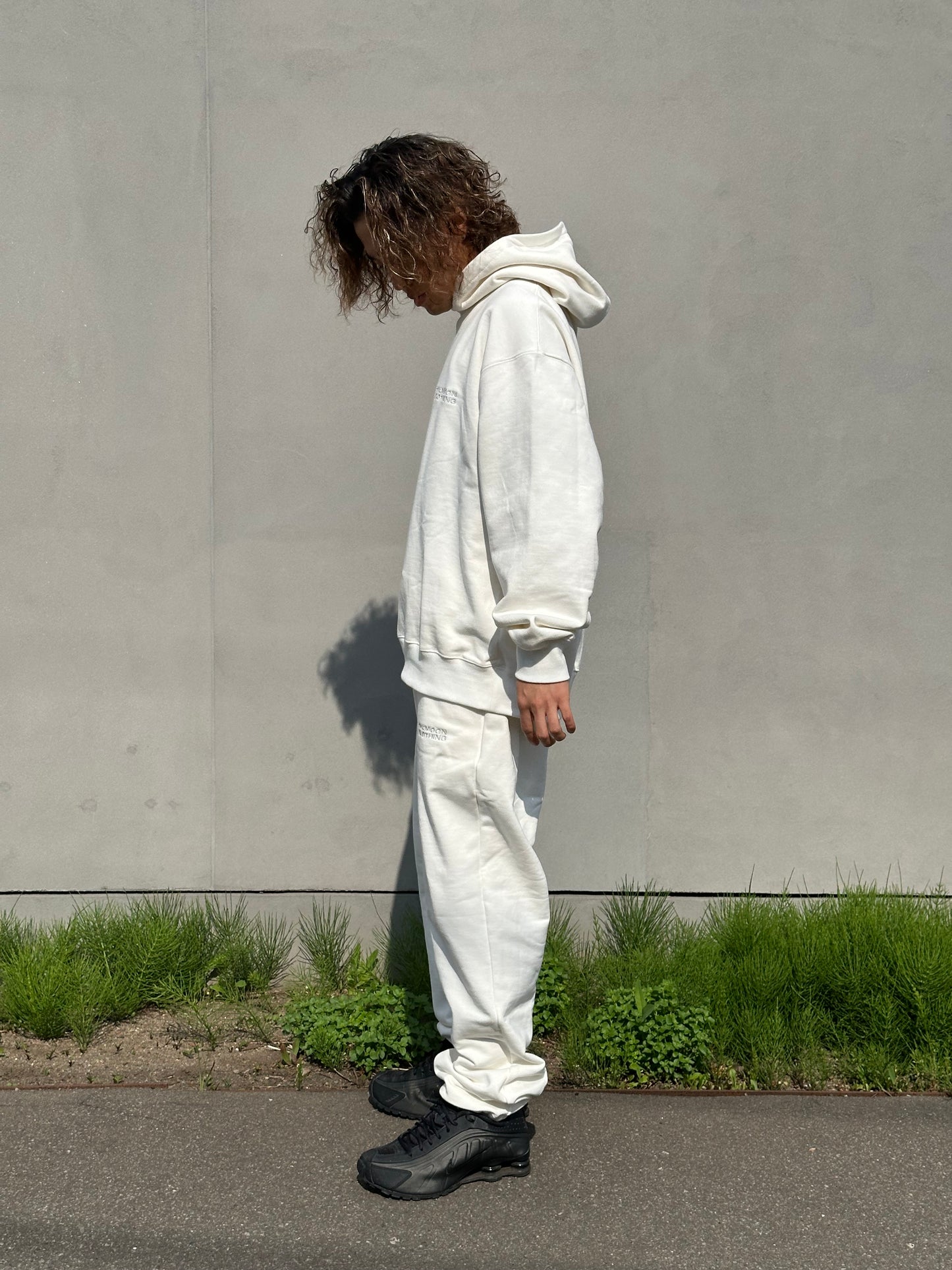 THE MOON logo sweat hoodie