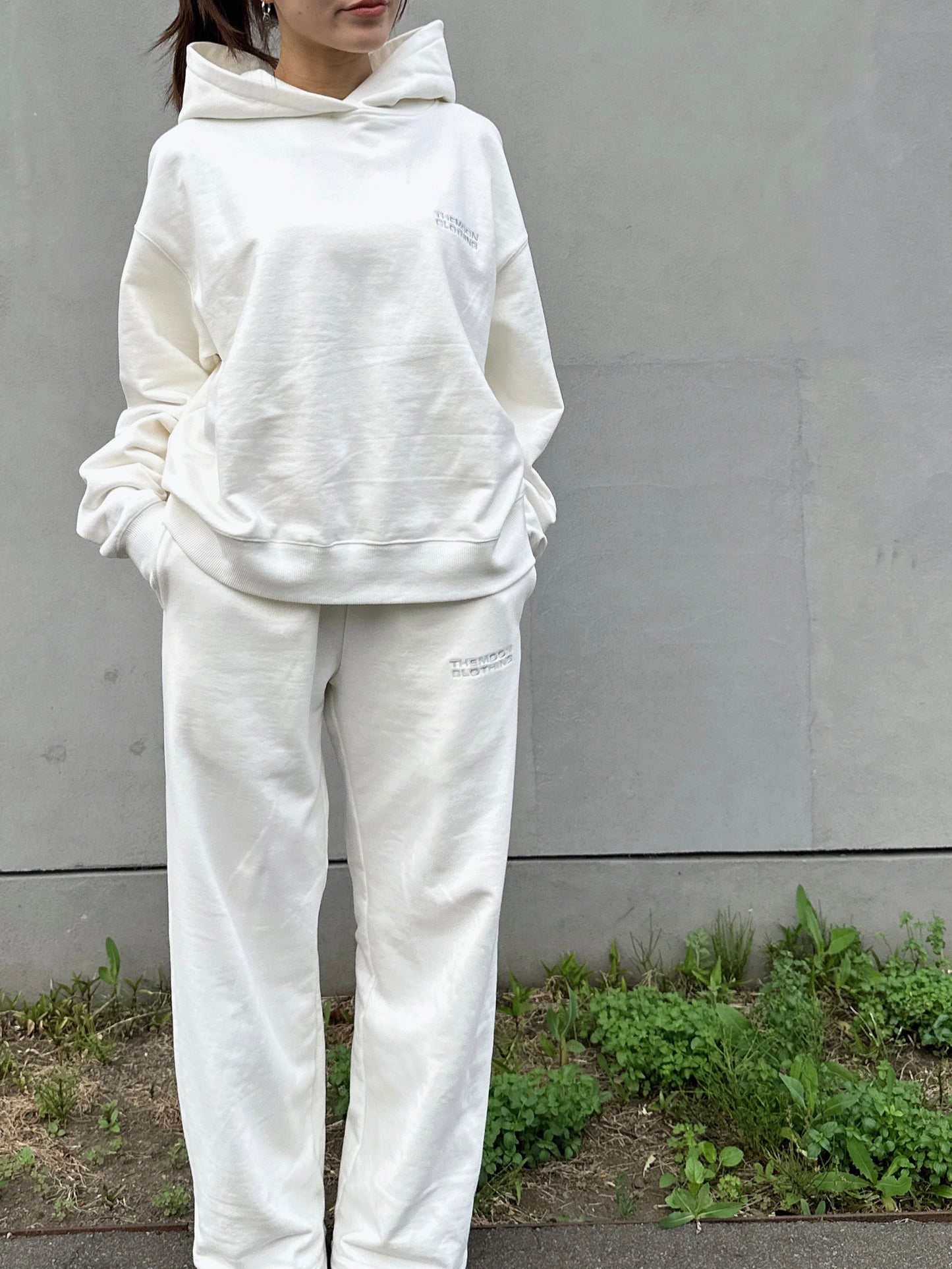 THE MOON logo sweat hoodie