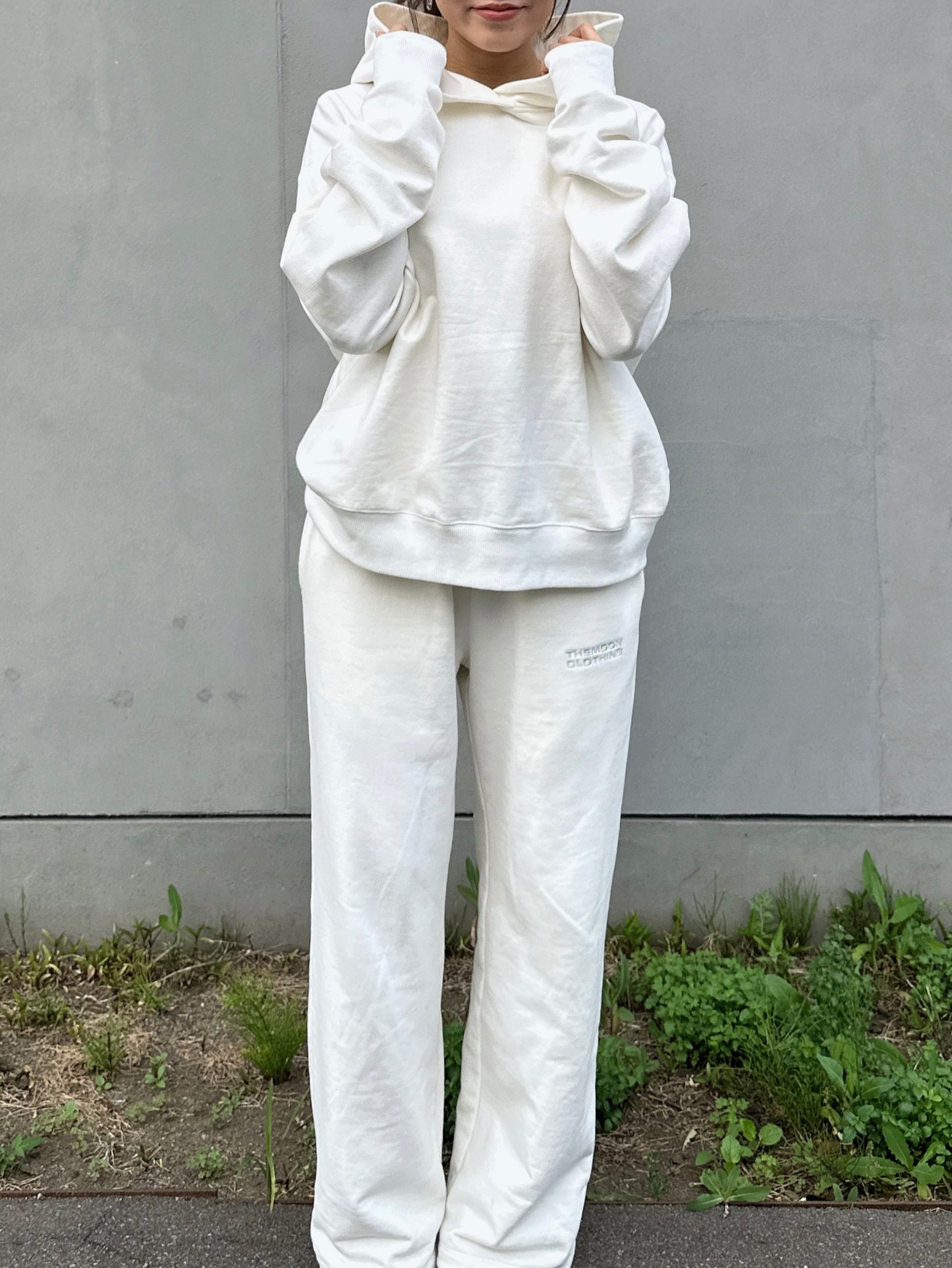 THE MOON logo sweat hoodie