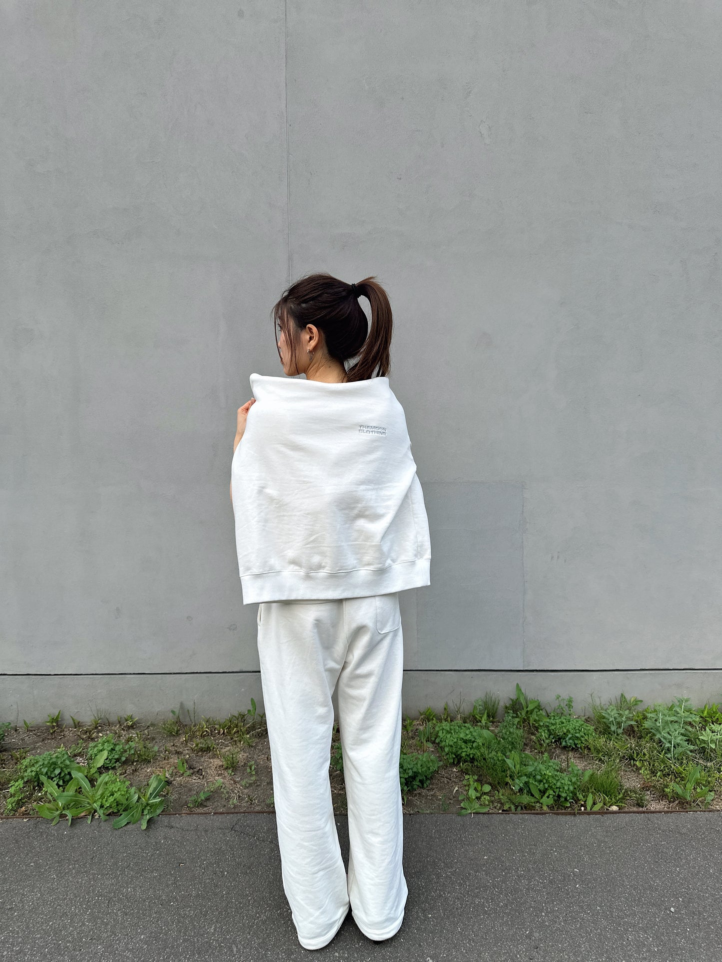 THE MOON logo sweatsuit