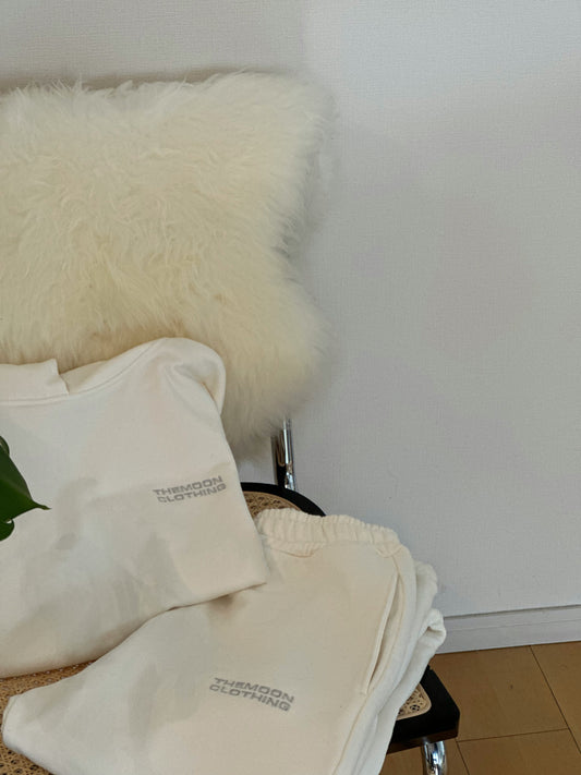 THE MOON logo sweatsuit