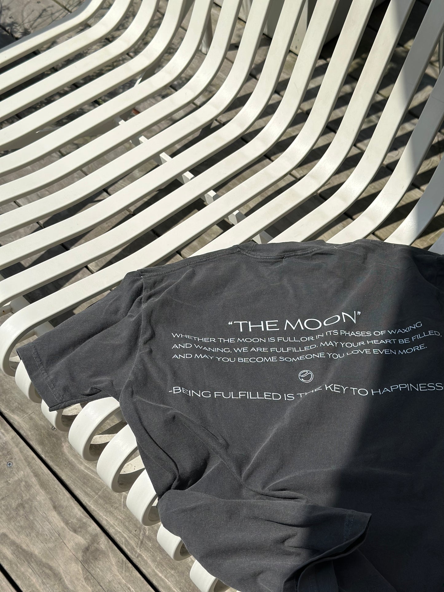 THE MOON logo T