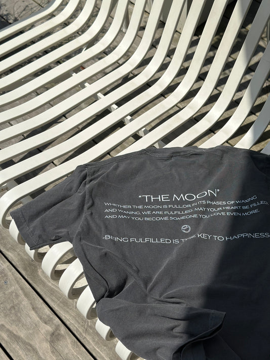 THE MOON logo T