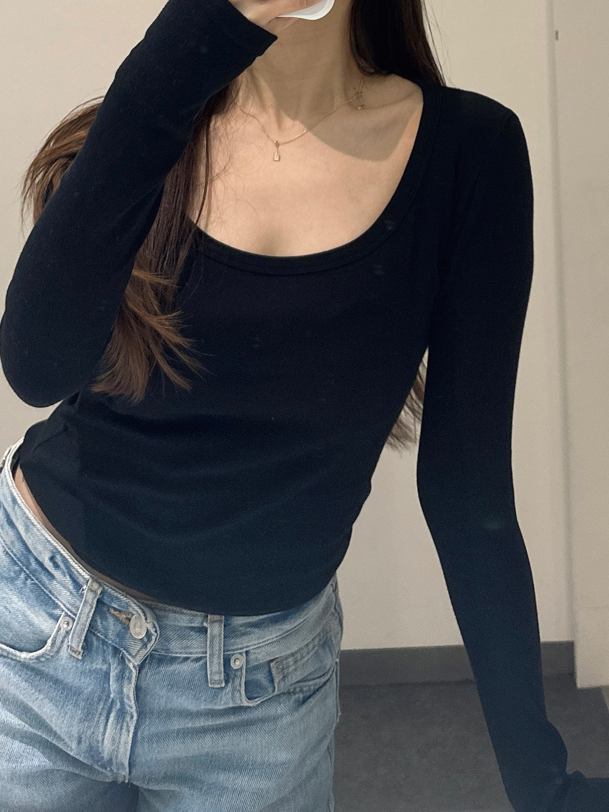 UネックロングスリーブTシャツ